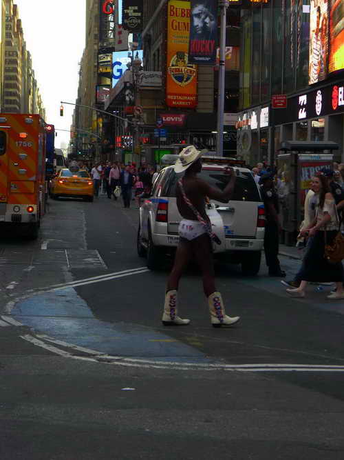 NYC_2014-05-30 19-10-37_P1090400
